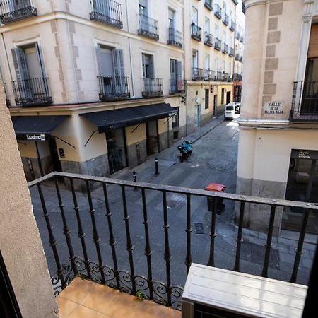 Hostal Los Perales Мадрид Екстер'єр фото View of the street from the Hotel Cervantes