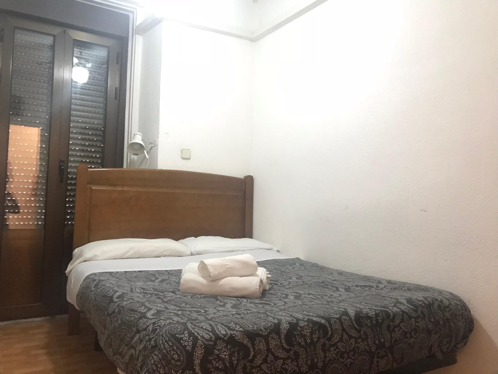 Hostal Los Perales Мадрид Екстер'єр фото A room at the hotel