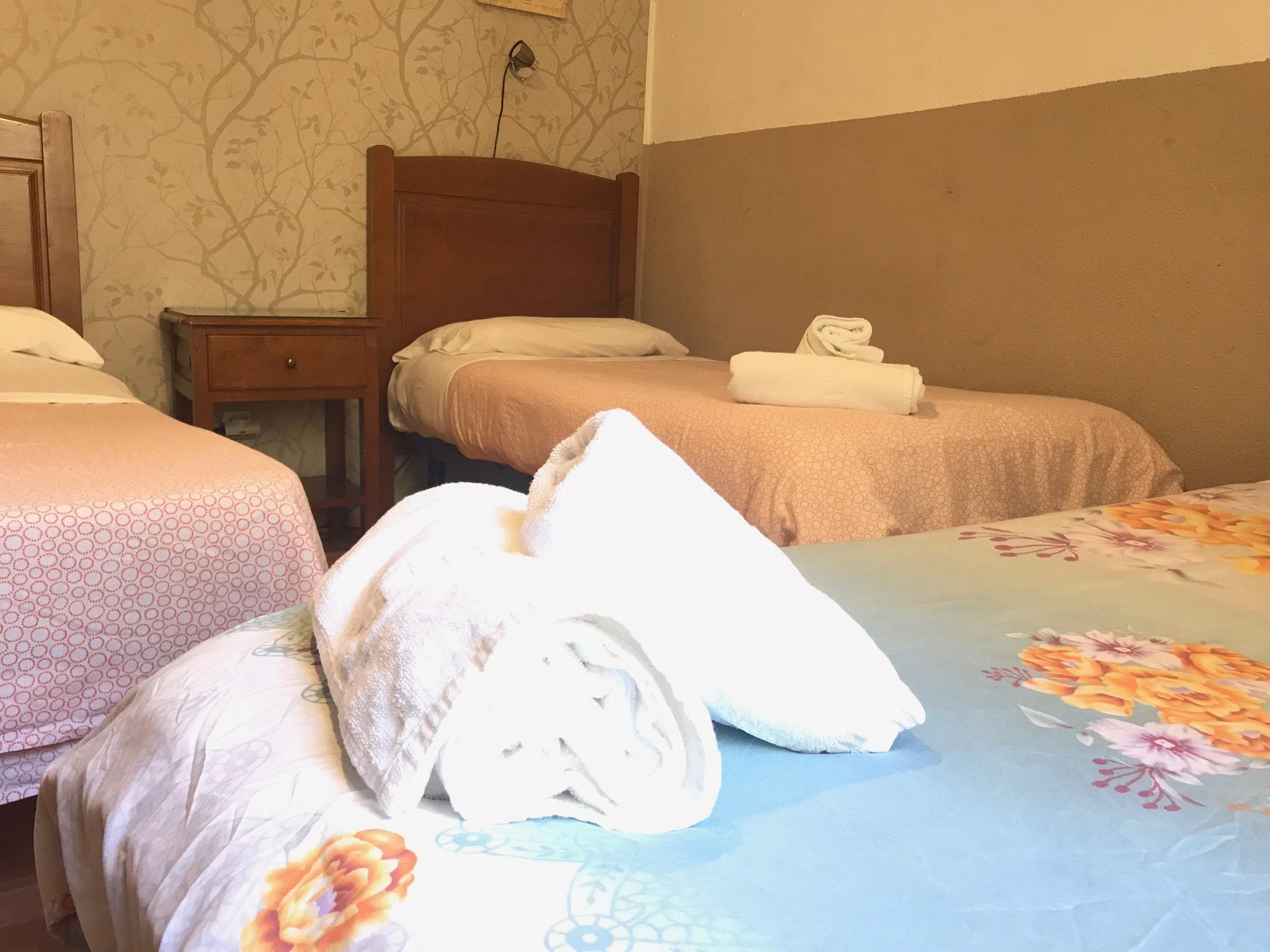Hostal Los Perales Мадрид Екстер'єр фото A room at the hotel