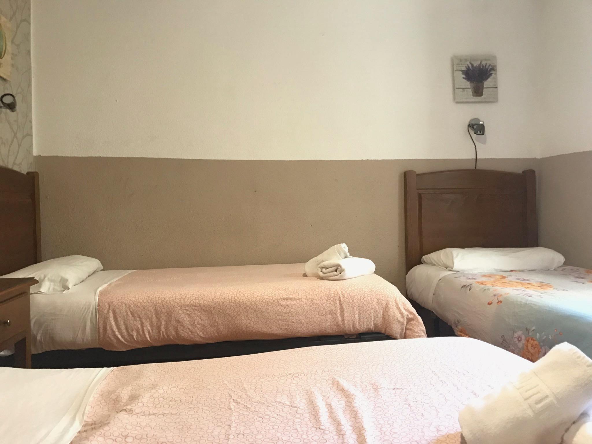 Hostal Los Perales Мадрид Екстер'єр фото A room at the hotel
